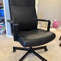 Comfortable, Sizable, Adjustable Desk Chair