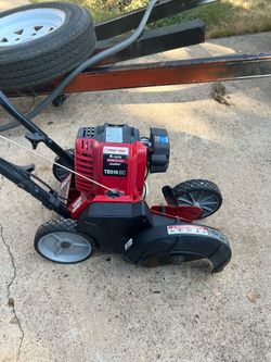Troy-Bilt TB516 EC 4-cycle gas lawn edger