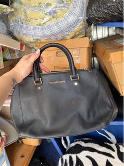 Michael Kors Sutton satchel made of saffiano leather