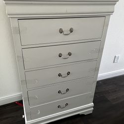 White Drawer Chest FREE!! 