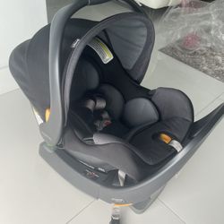 Chicco KeyFit® 35 Infant Car Seat and Base, Rear-Facing Seat for Infants 4-35 lbs., Includes Infant Head and Body Support, Compatible with Chicco Stro