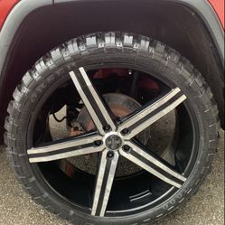 33-12.50-24 Versante Rims On Comforser Tires
