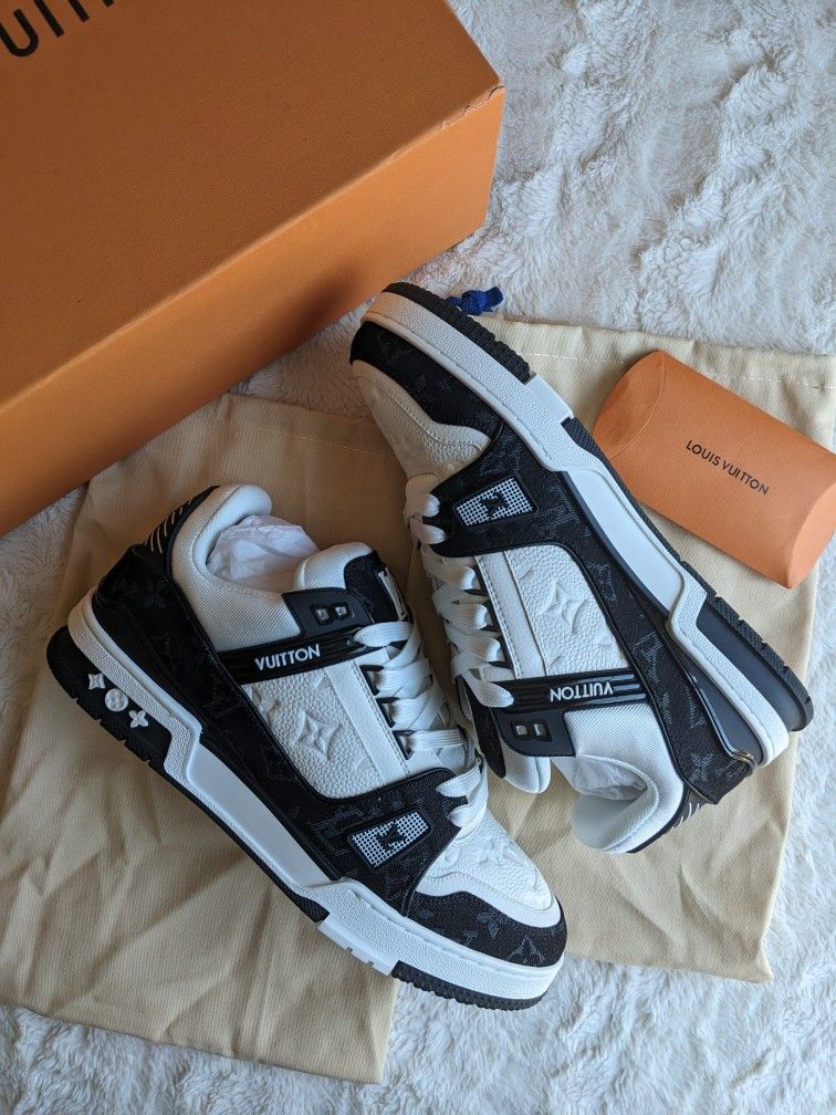 Louis Vuitton Trainer Sneakers - Size 10