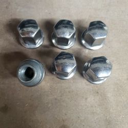 Qt. 6 OEM Dodge, Ram Lugnuts. Fits Grand Cherokee
