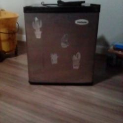 Chefmate Mini Fridge