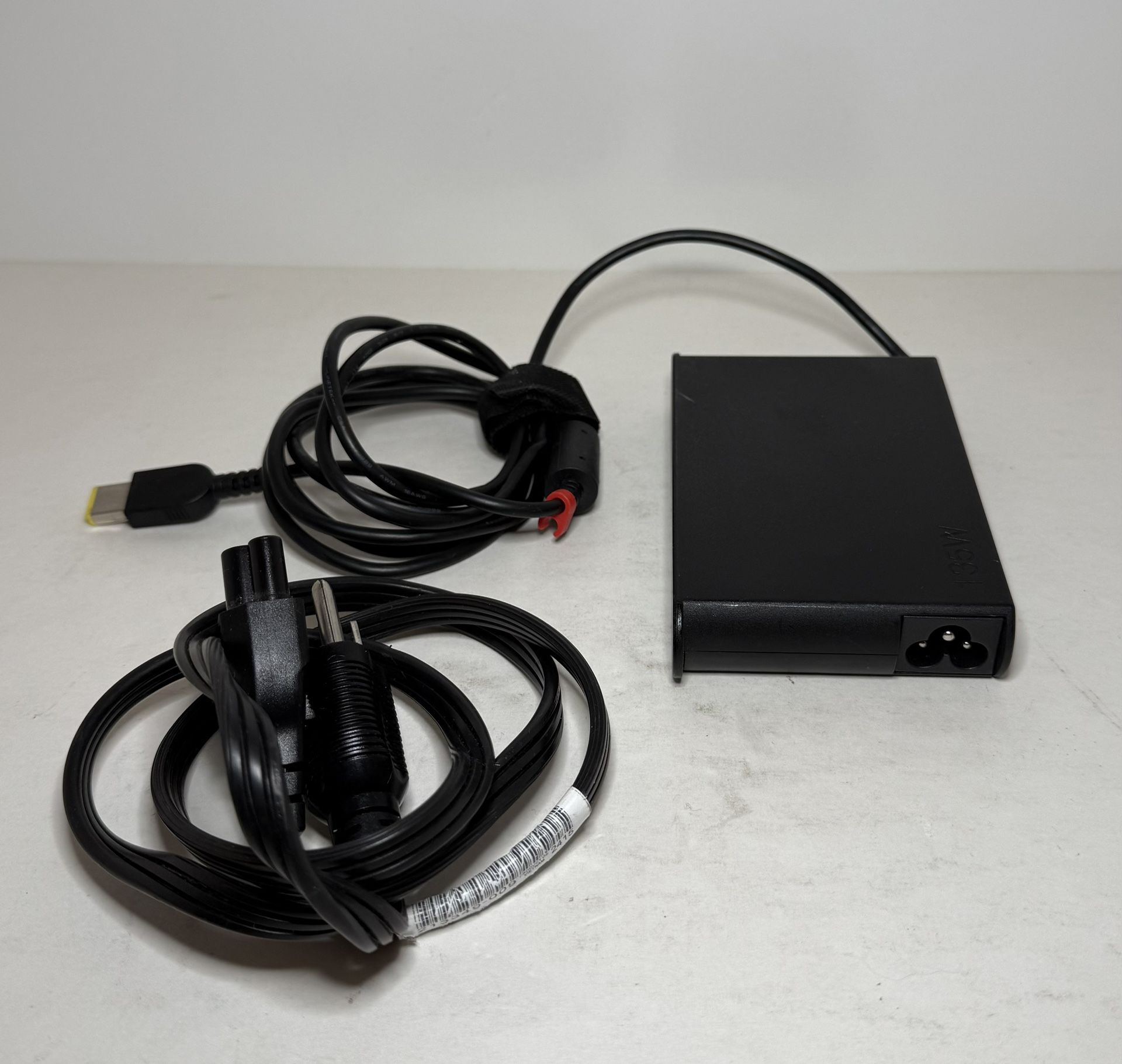 Genuine Lenovo Slim Line 135W ADL135SCC3A 20V AC Power Adapter Yellow Square Tip