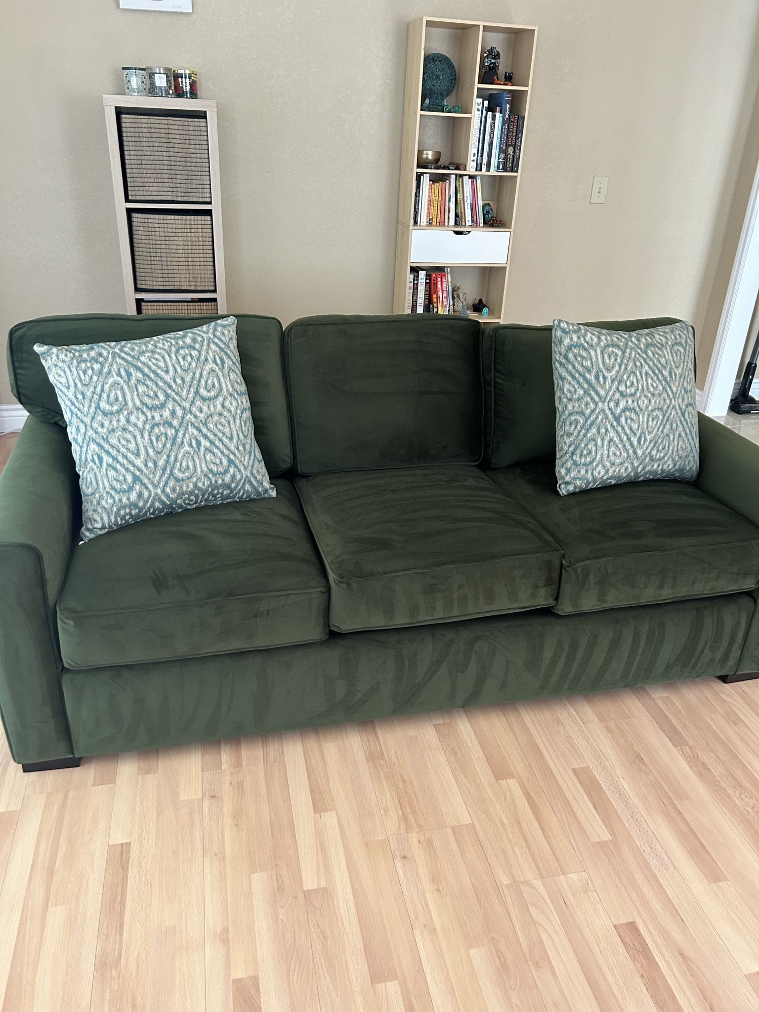 Cypress Iv Foam Sofa Olive Green Microfiber 🙌🏽✨