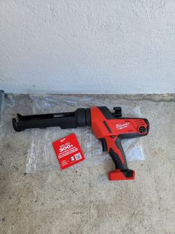 Milwaukee cordless 10oz caulk and adhesive Gun M18