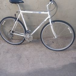 MONGOOSE size 700 Frame 61cm Speed 18