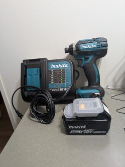 Makita 18V LXT with battery and charger brand new everything works great