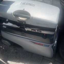 Barbecue.    Thermos Fire And Ice.  New Low Price.  MUST SELL HAVE TO MOVE. EVERYTHING THRRE 50 Takes It