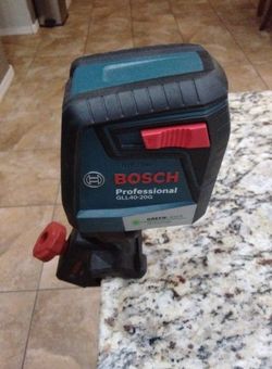 Bosch GLL40-20G 40 foot Self Leveling Green Beam VisiMax Cross Line Laser with Smart Pendulum System,  With Mount