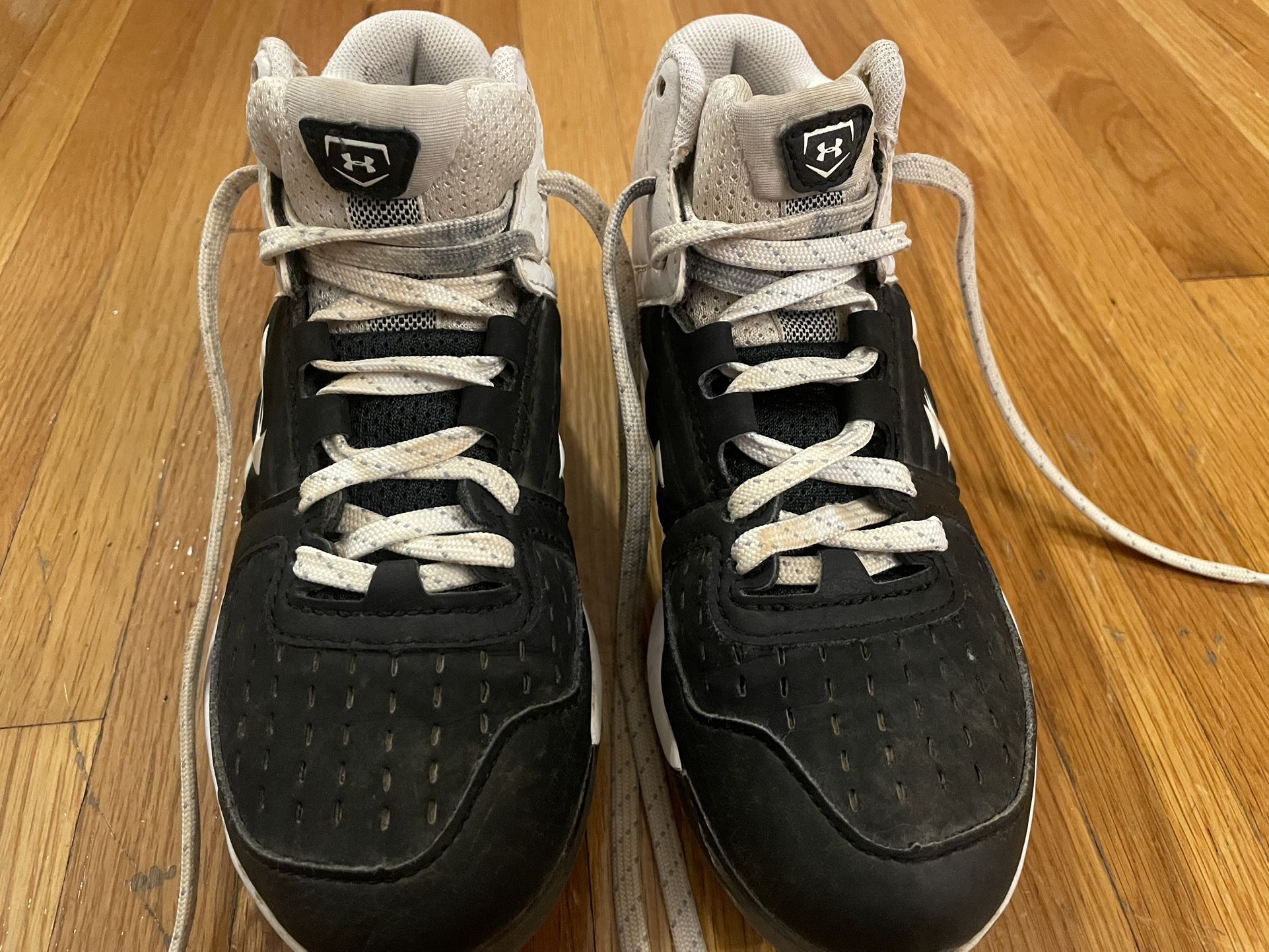 Under Armor Black Baseball Cleats US 1 (Used/Good)