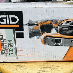 Ridgid 6.5 Amp Corded 3 in. x 18 in. Heavy-Duty Variable Speed Belt Sander with AIRGUARD Technology