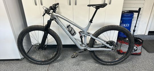 Trek Fuel 9.8 EX Carbon Mountain Bike 2018 - Hardly Used