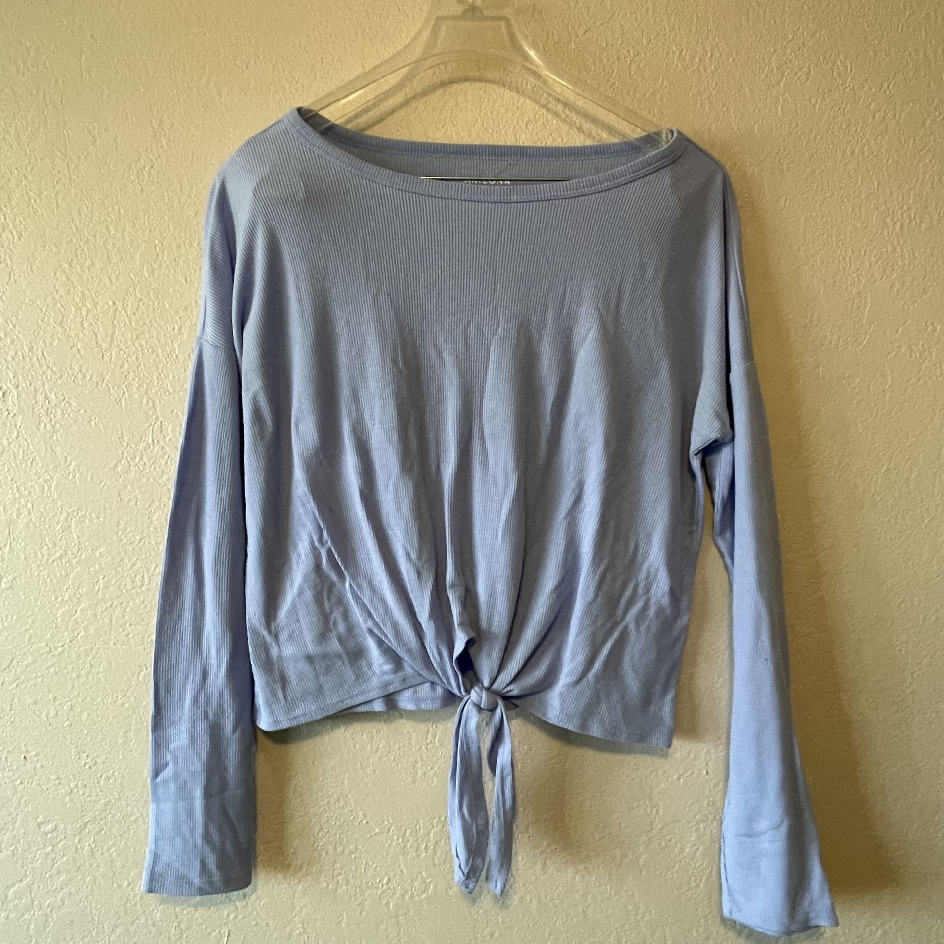 Arizona Jean Co., Women’s Light Blue Longsleeve Front Tie Shirt, Size M