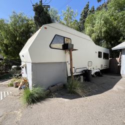 1991 Collin’s fifth Wheel