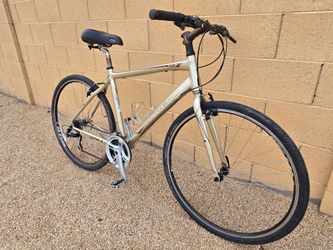 Trek FX 7.2 20" 51cm Medium Hybrid Fitness Bike