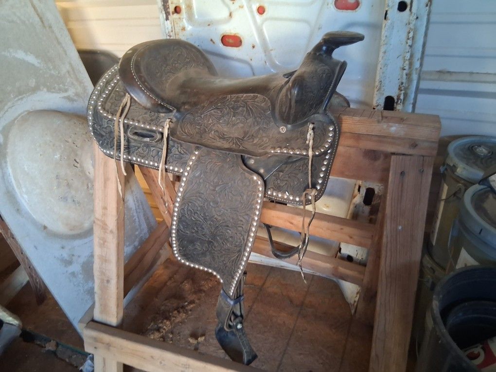Black Leather Saddle