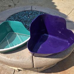 Rabbit Feeders Or Guinea Pig Feeders