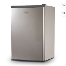 Black+decker 4.3 Cubic Ft Mini Fridge With Freezer