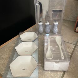 3 pc Misc kitchen items
