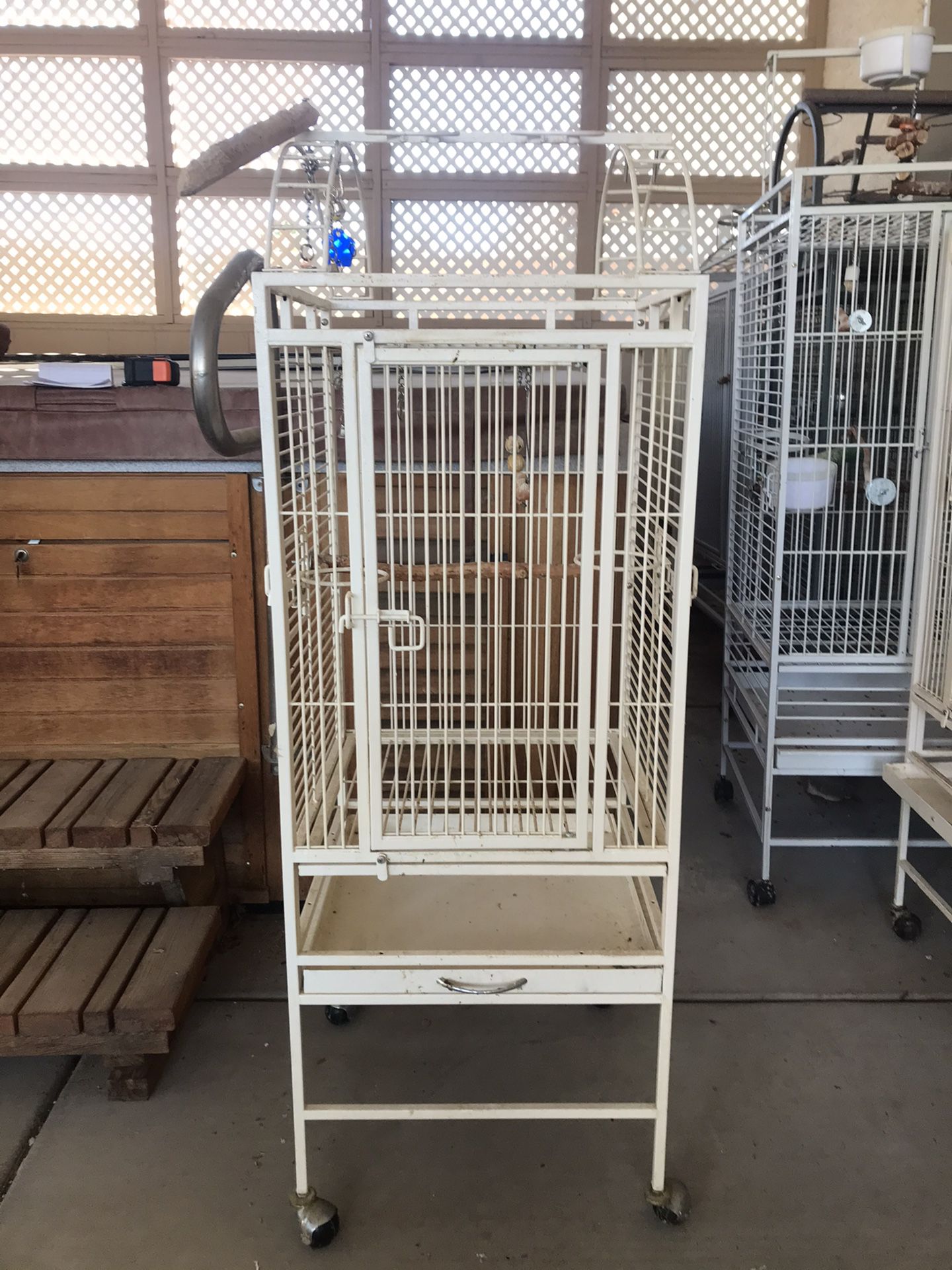 8 Bird Cages with Accessories