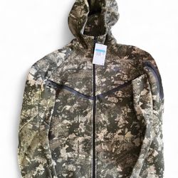Brand New Camo Nike Tech