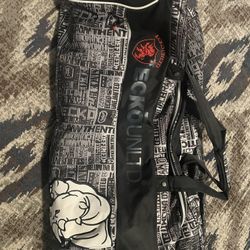 Ecko Unltd Rolling Duffle Bag