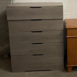 Grey 5-drawer Dresser