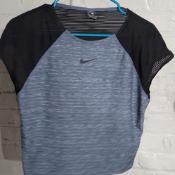 nike dri fit crop top
