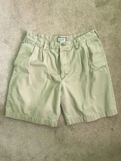Izod size 34 pleated khaki shorts