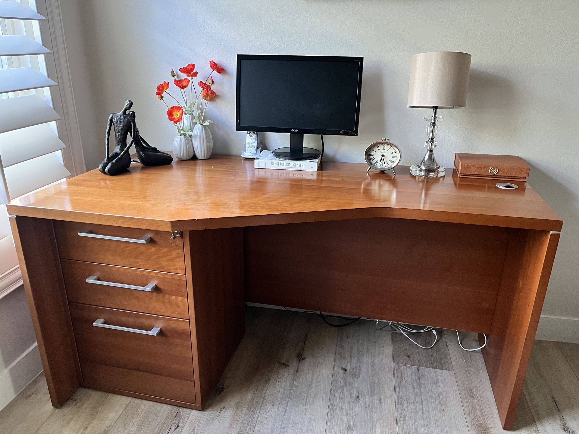Wooden Office Table With Chair