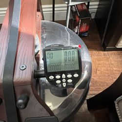 Water Rower Club edition with S4 monitor and optional connected Bluetooth receiver tablet/phone holder. Over $1,400 new. 