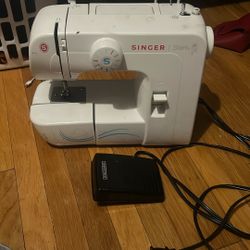 Singer Starter Sewing Machine 