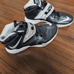 Nike Zoom Soldier VII Lebron James Black Basketball Shoes 