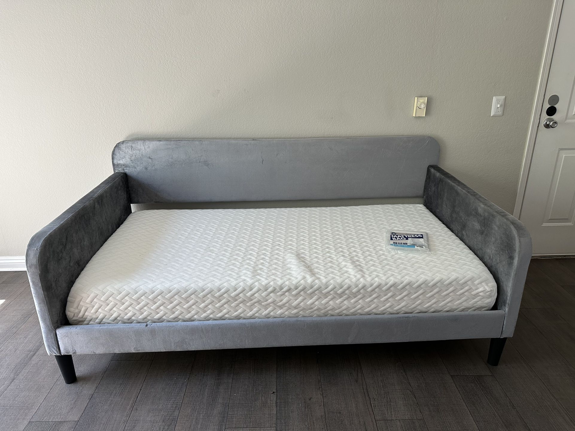 Twin Sized Day Bed