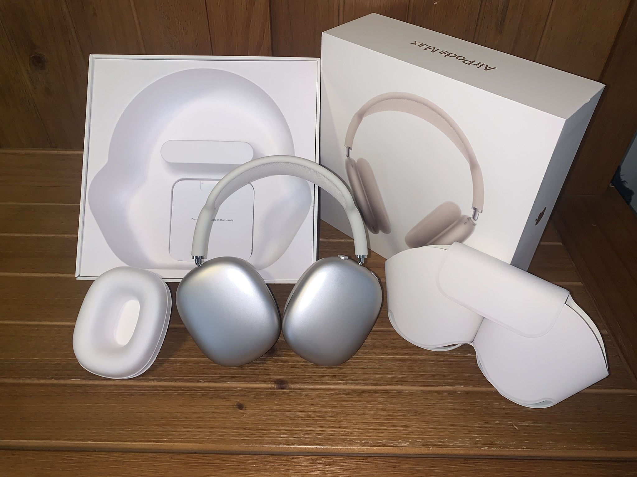 AirPods Max -Starlight Edition