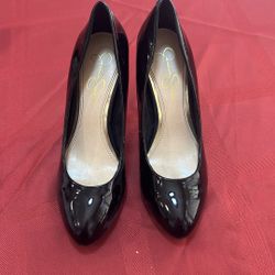 Jessica Simpson Size 9 Patten Leather Pumps