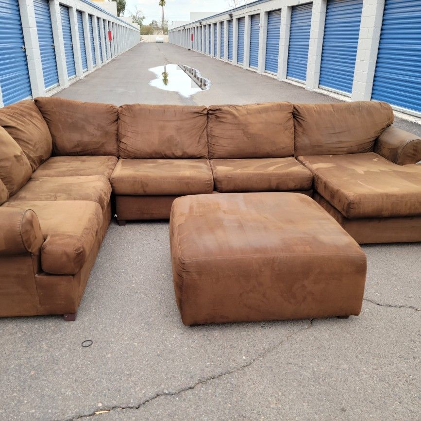 Duraplush Mocha Microfiber Sectional Sofa With Oversized Ottoman