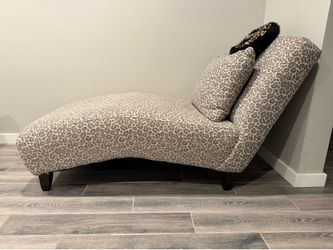 Chaise lounge chair