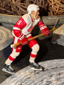 McFarlane NHL Hockey Detroit Red Wings Nicolas Lidstrom Figurine Used Pre Owned.