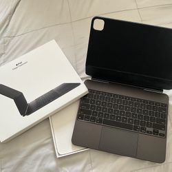 Apple Magic Keyboard Pro 13in M4 M5 