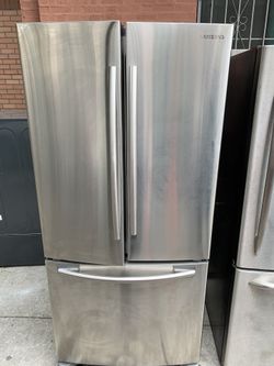 Nevera Samsung 32” freezer abajo