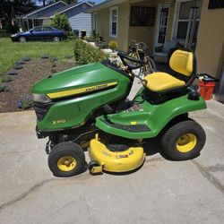 John Deere Lawn Tractor
