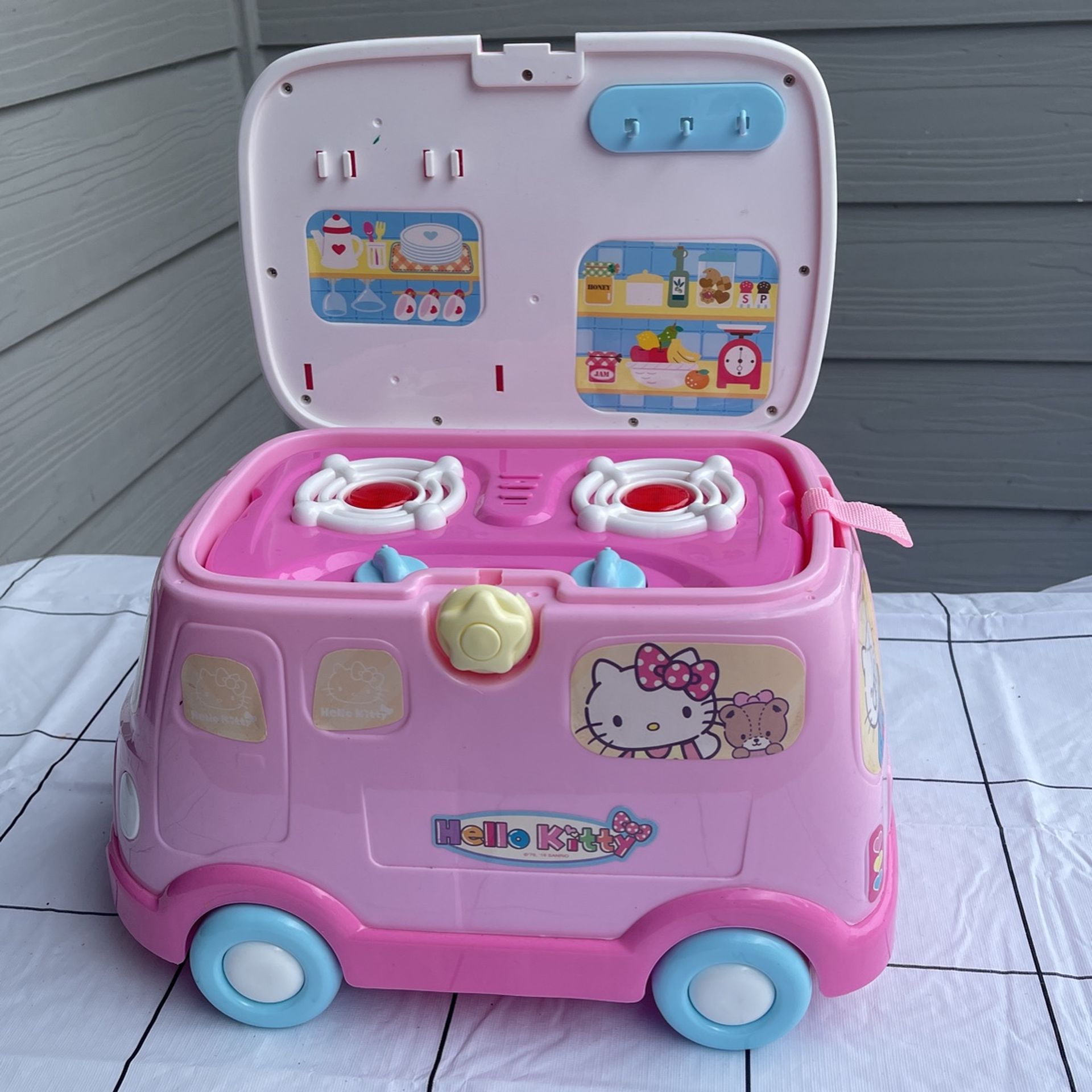 Hello Kitty Camper Cook Stove And Storage