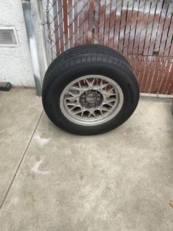 BMW R15” (tire)