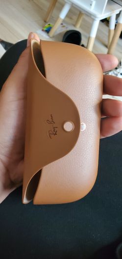 RAY BAN CASE GENERATION 1