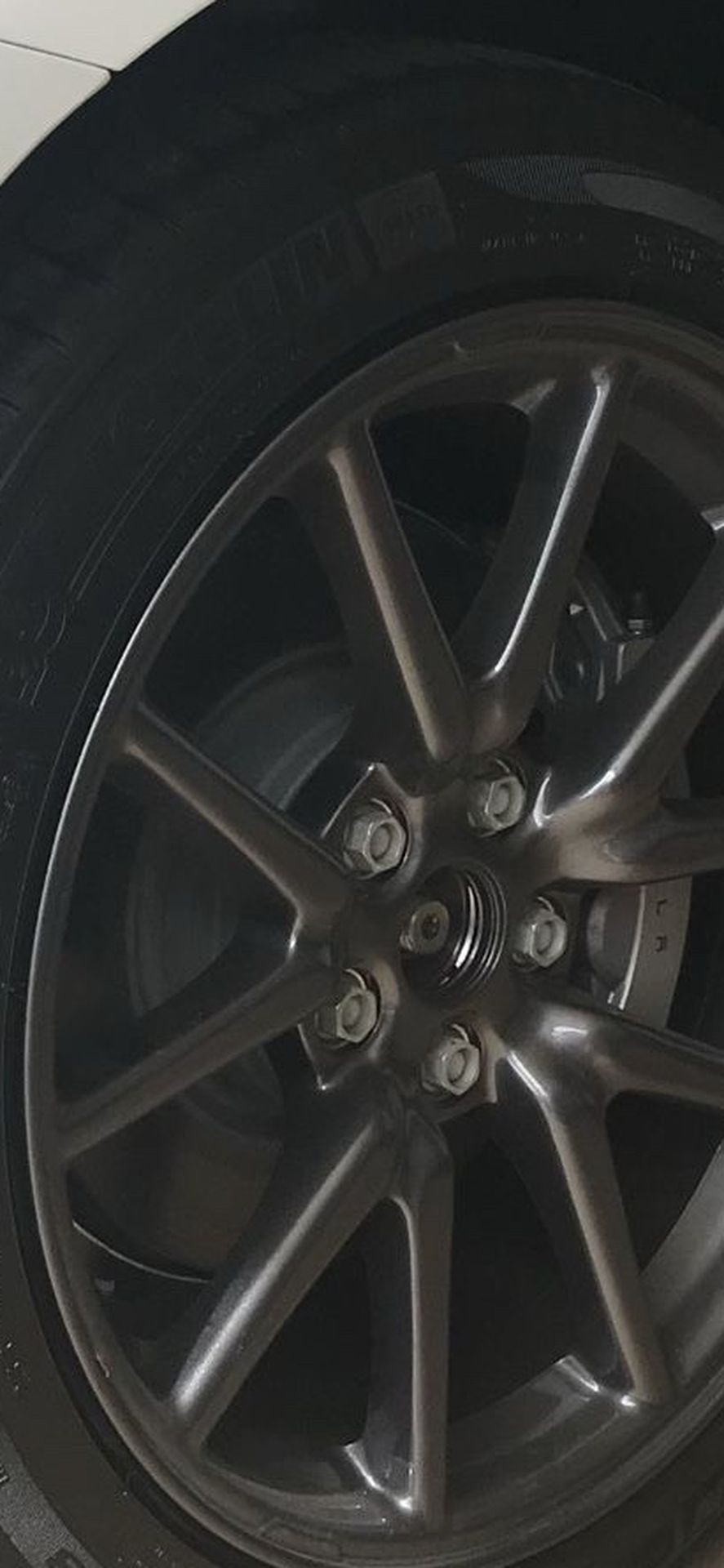 Tesla Aero Wheels, Hub Caps and tires