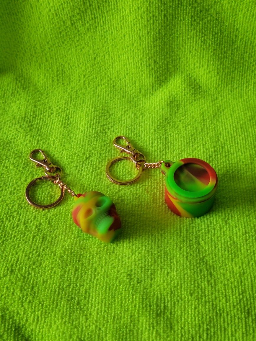 RD/YLW/GRN Lot 3ml Skull/6ml Cylinder Silicone Wax/Dab/Oil Storage Container Keychains On Rose Gold Hardware + 3 Freebies 